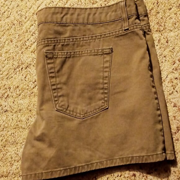 Xhilaration Pants - Vintage Xhilaration Women's Juniors XL Sz 15 Khaki Army Green Comfy Shorts
